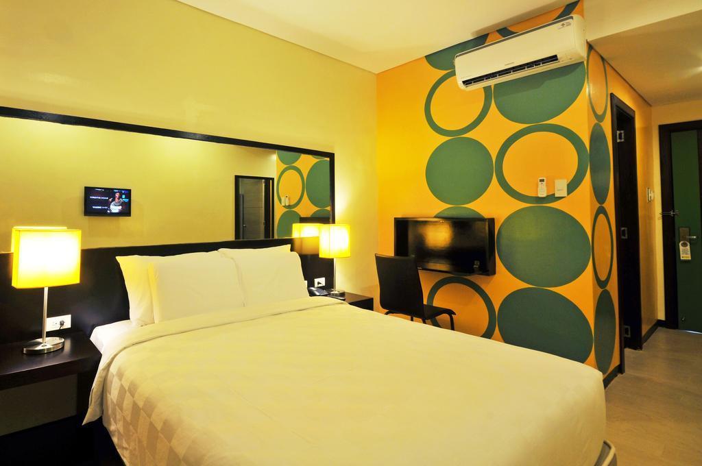 Go Hotels Iloilo Bagian luar foto