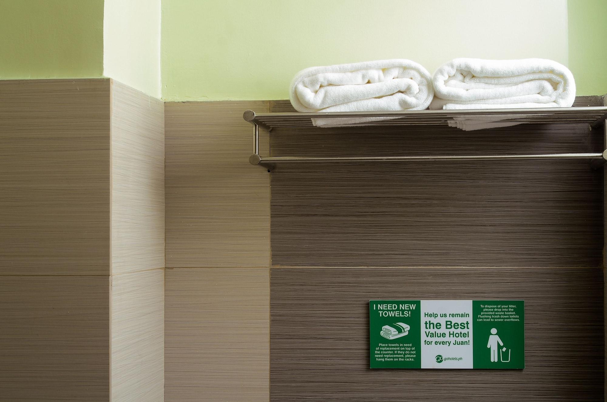 Go Hotels Iloilo Bagian luar foto