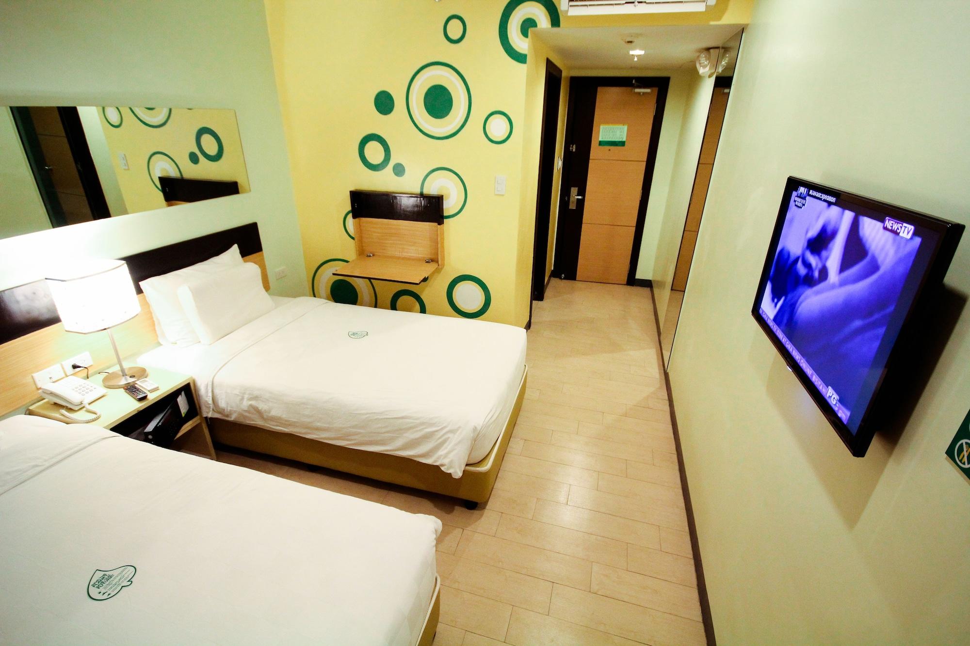 Go Hotels Iloilo Bagian luar foto