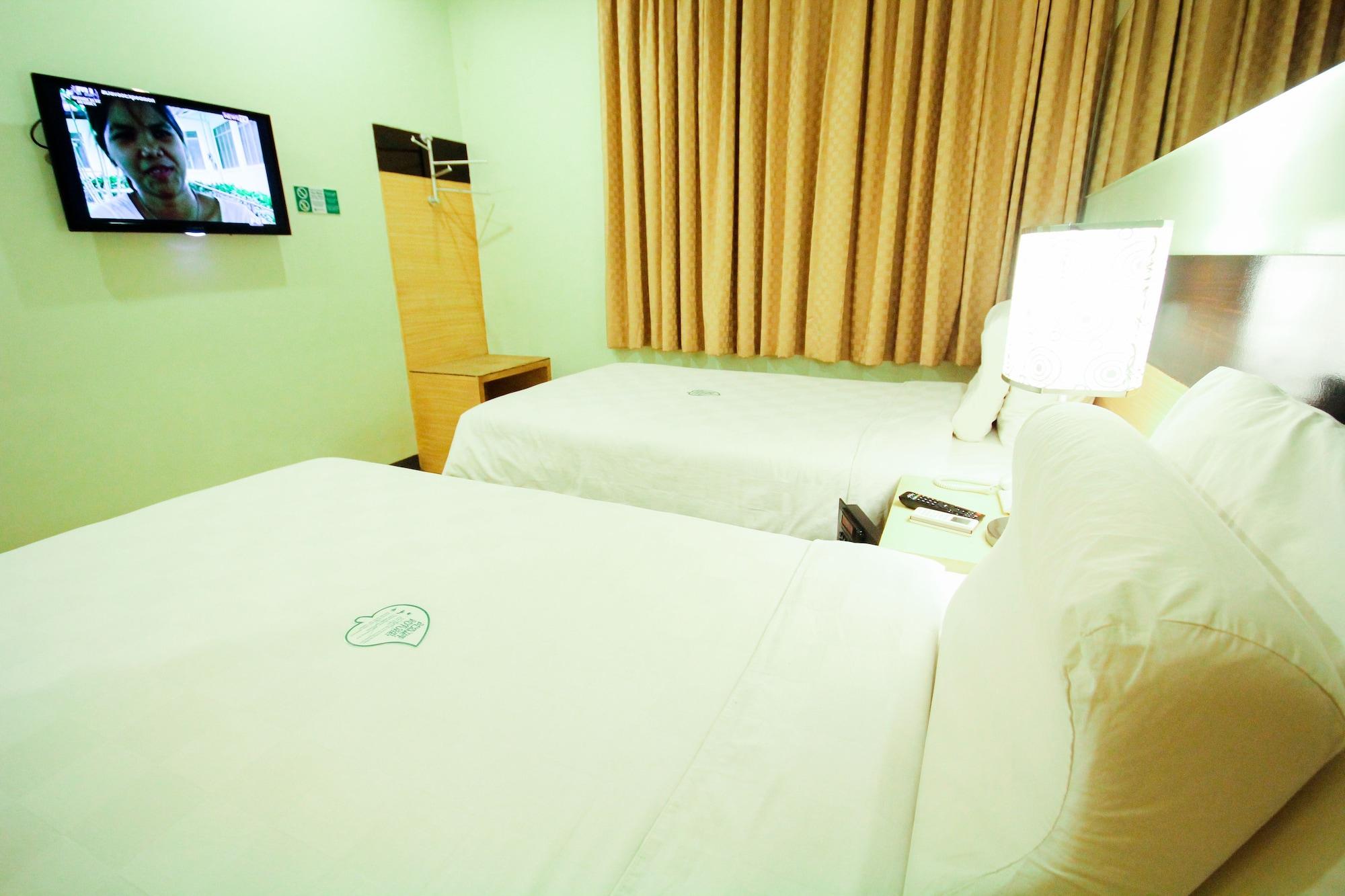 Go Hotels Iloilo Bagian luar foto