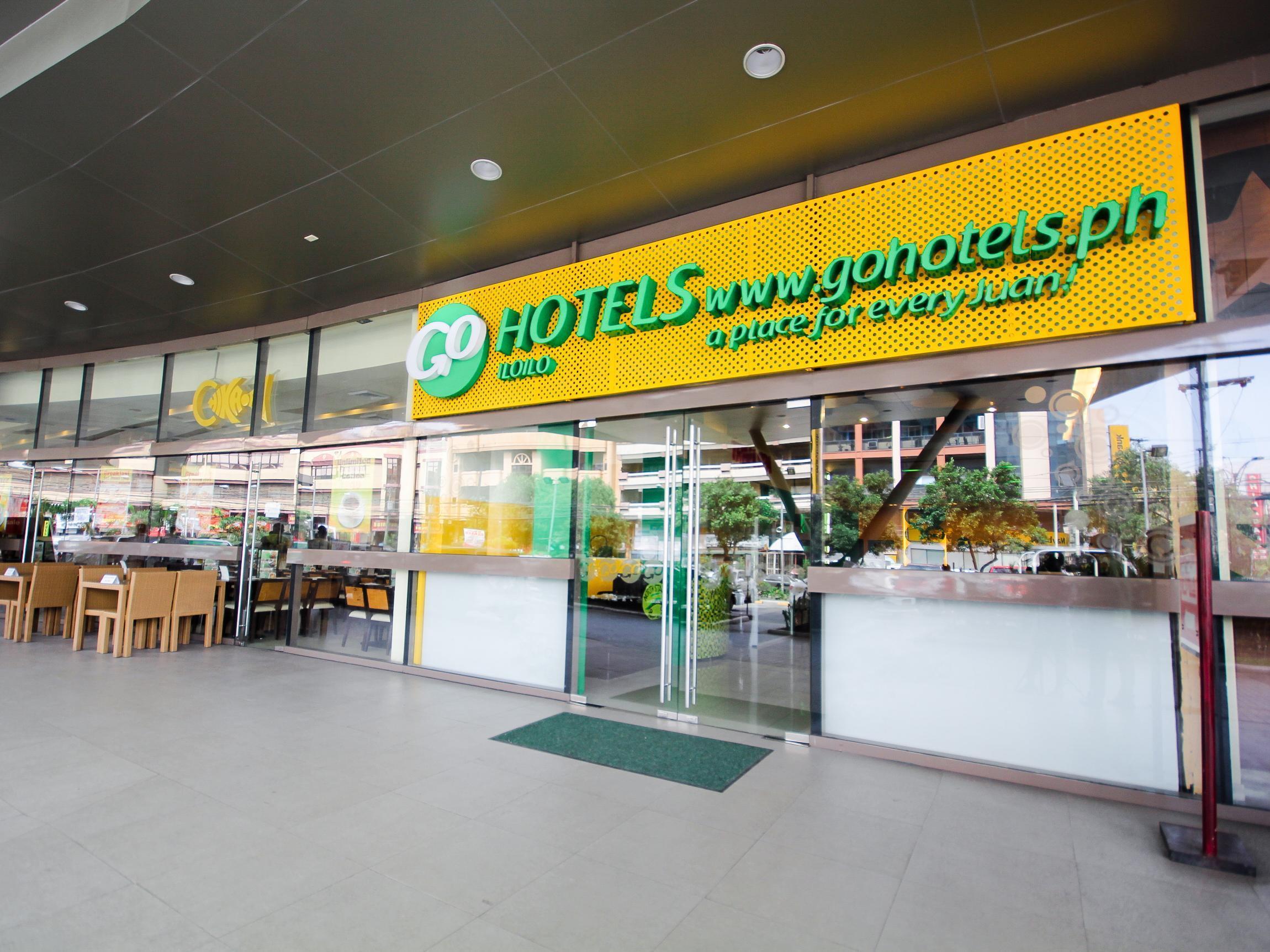 Go Hotels Iloilo Bagian luar foto