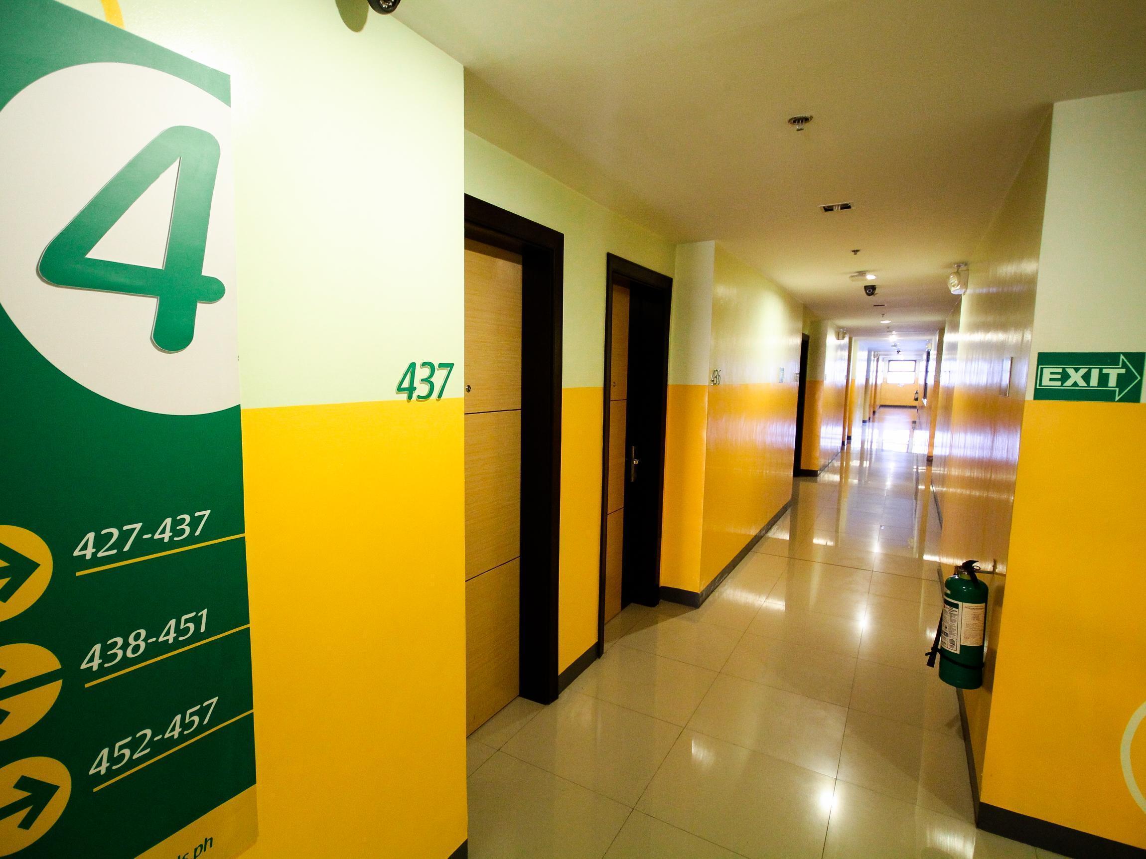Go Hotels Iloilo Bagian luar foto