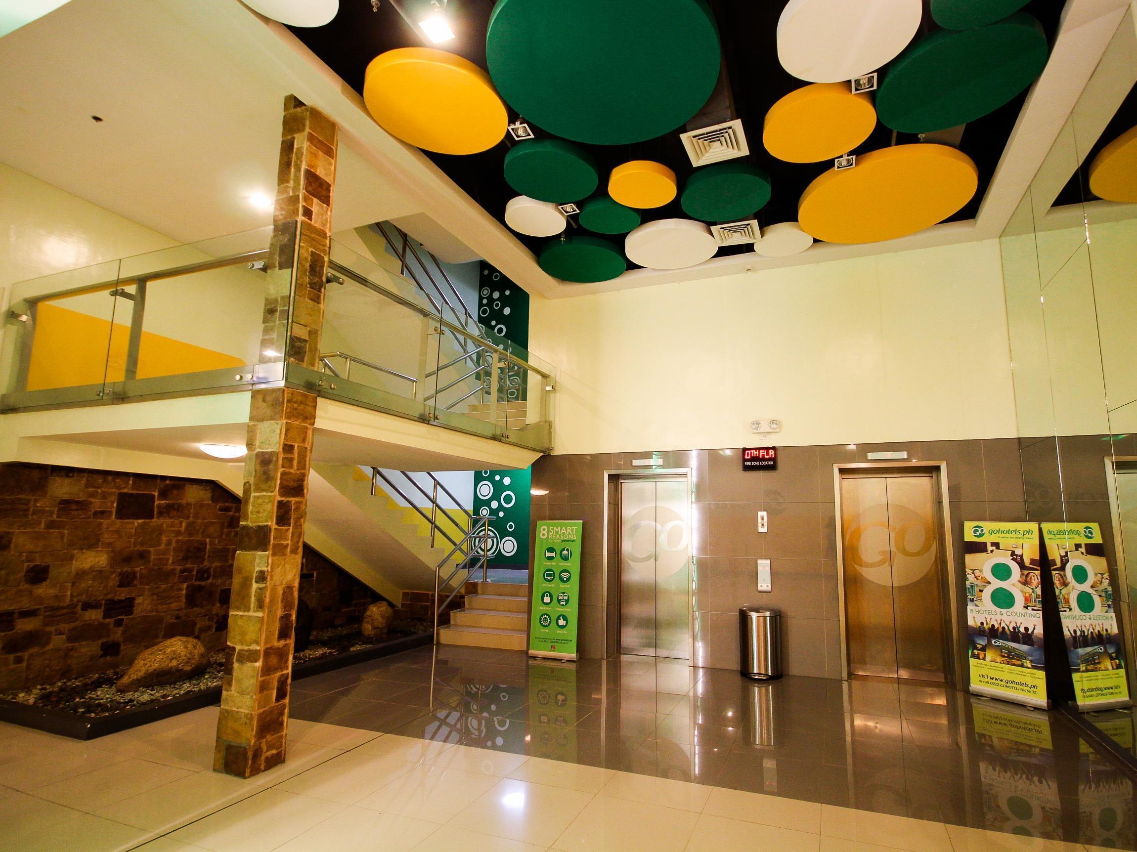Go Hotels Iloilo Bagian luar foto