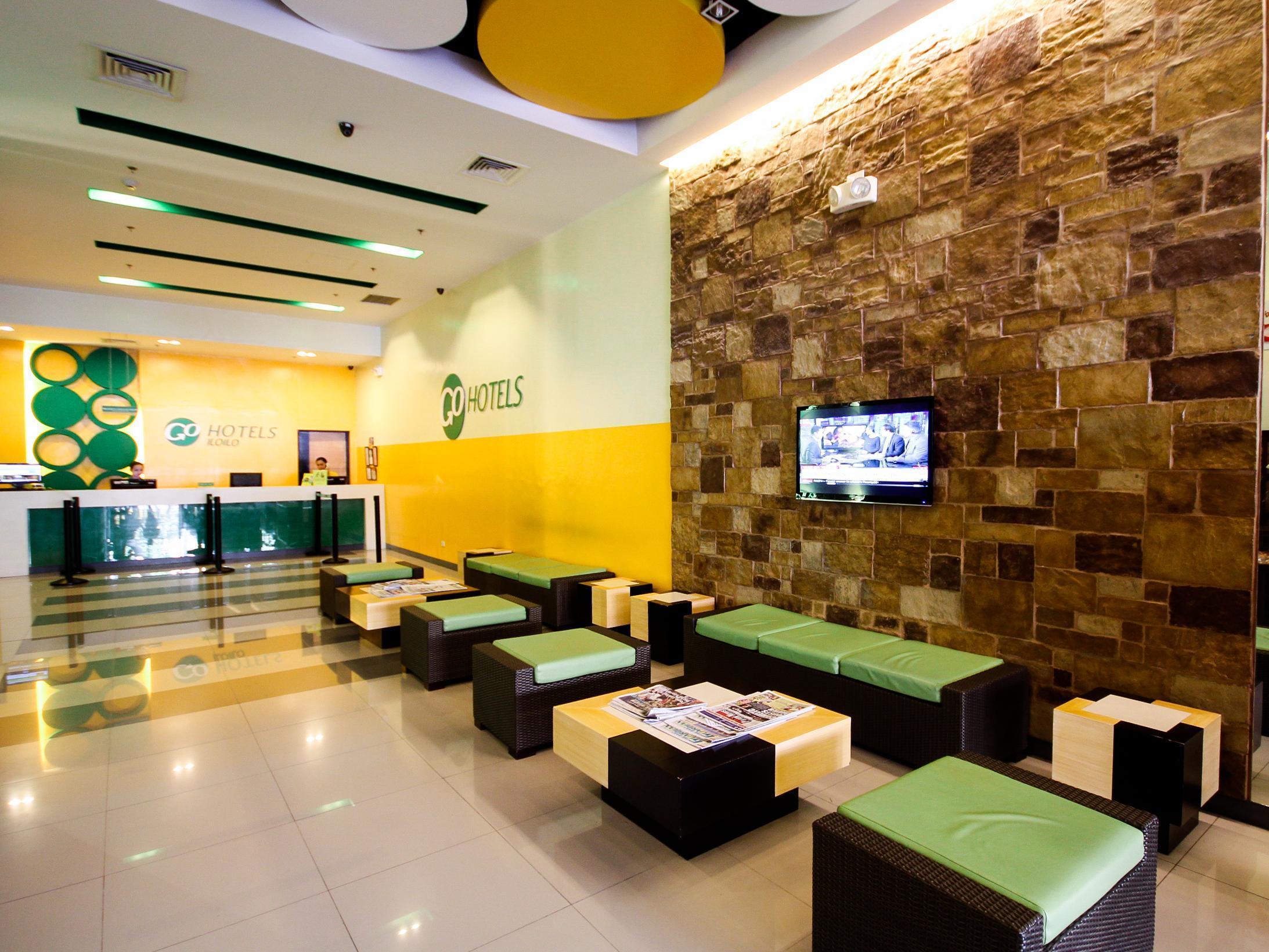 Go Hotels Iloilo Bagian luar foto