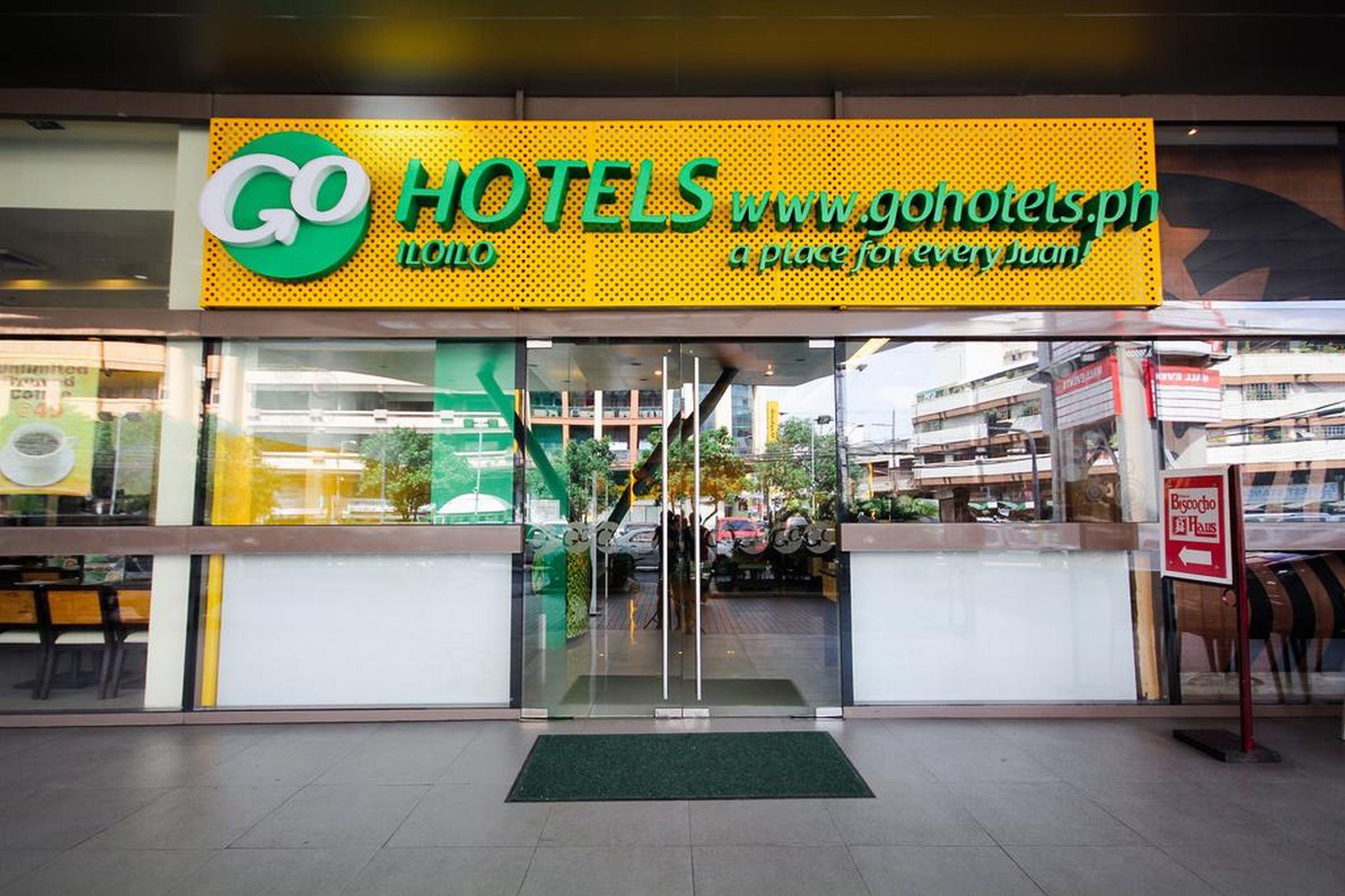 Go Hotels Iloilo Bagian luar foto