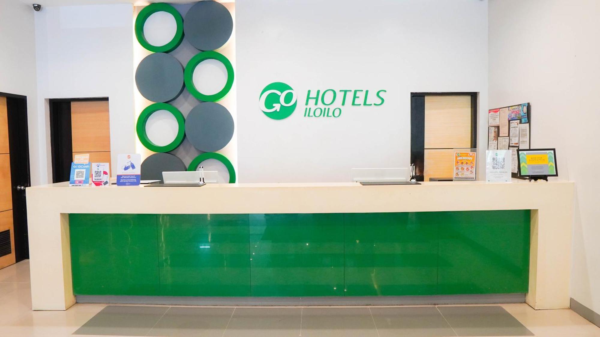 Go Hotels Iloilo Bagian luar foto